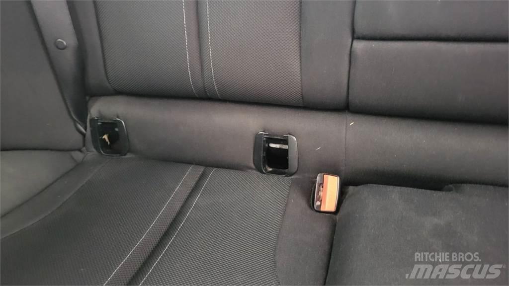 BMW 320 Otomobiller