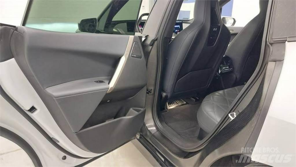 BMW iX Otomobiller