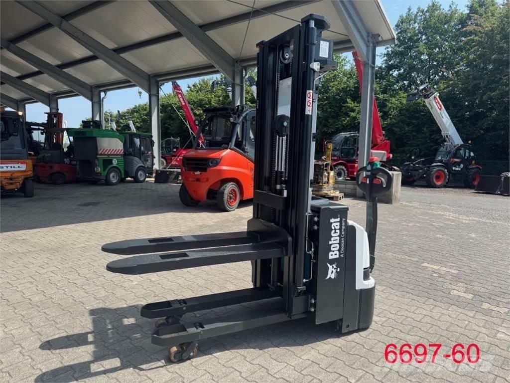 Bobcat BSL 12 N-7i Yaya kumandali istif makinasi