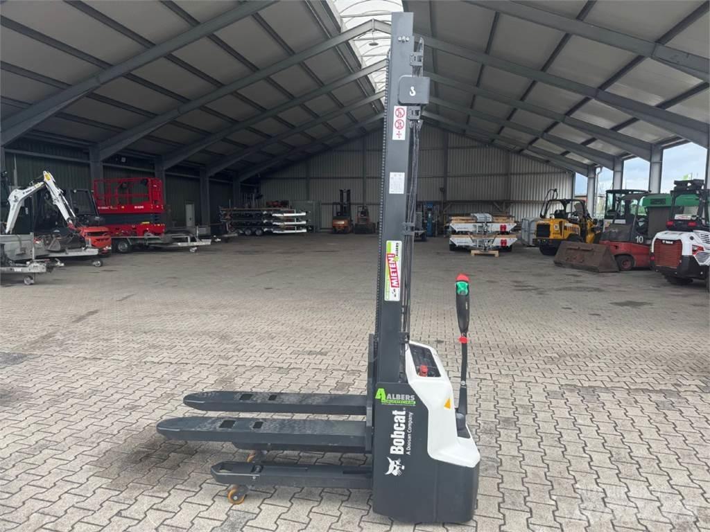 Bobcat LSM12N-7 i Yaya kumandali istif makinasi