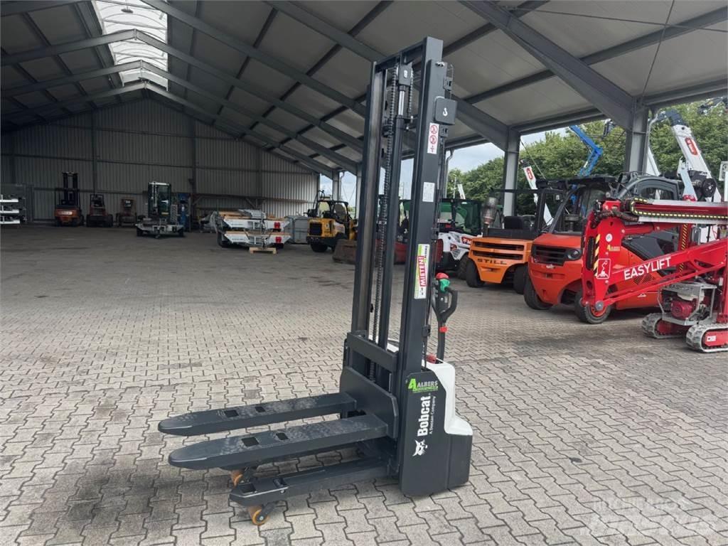 Bobcat LSM12N-7 i Yaya kumandali istif makinasi