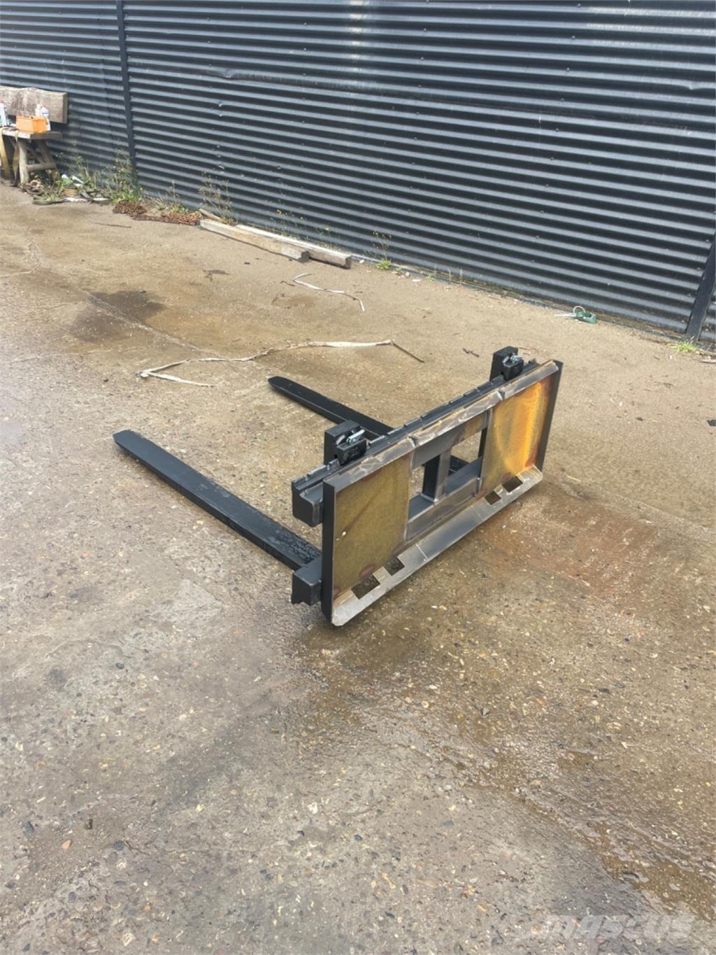 Bobcat Mustang Mini yükleyiciler