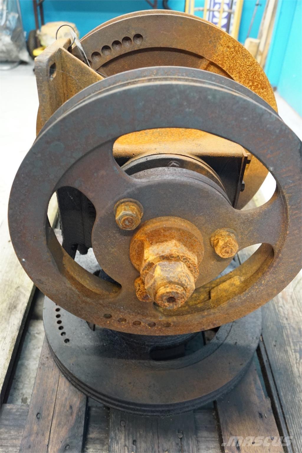CASE 1680 Sanzuman