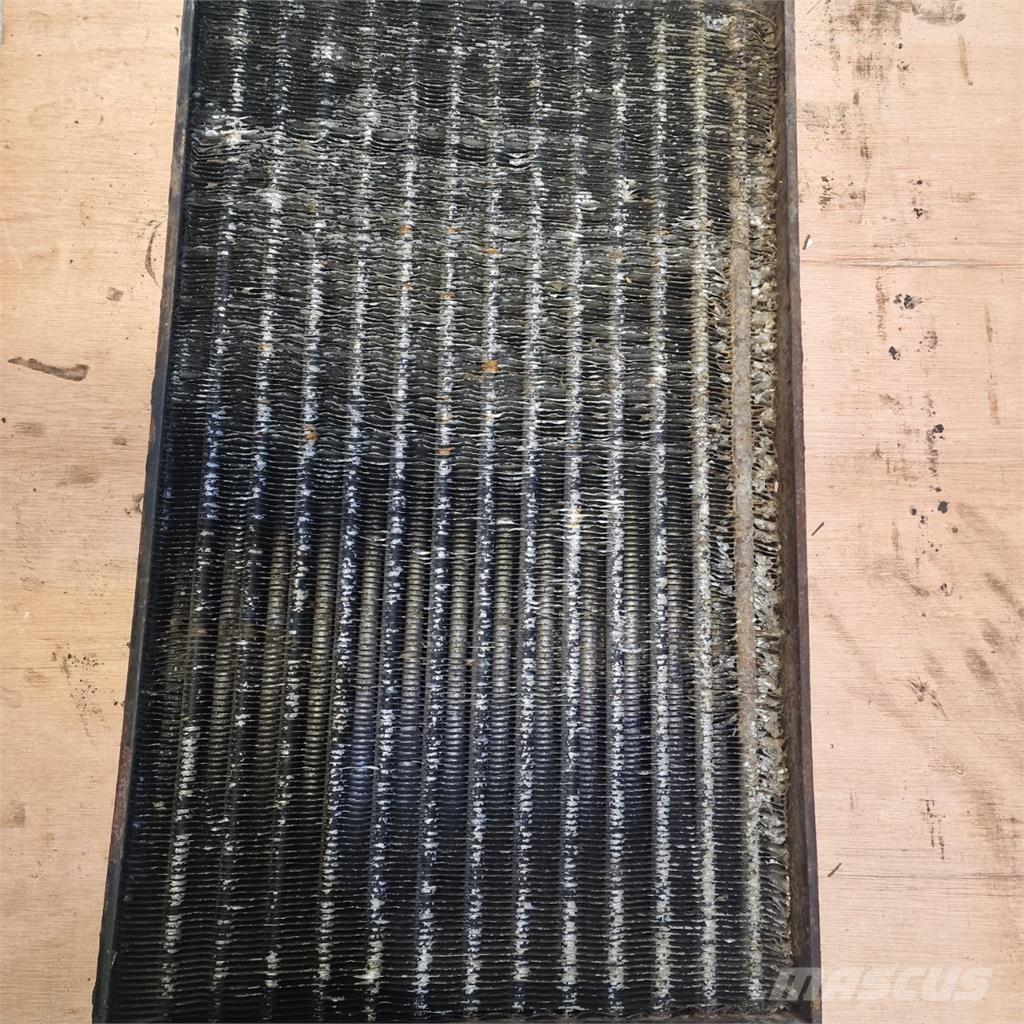 CASE 7130 Radyatörler