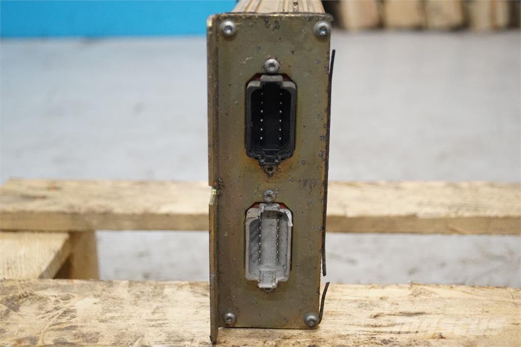 CASE 8010 Elektronik
