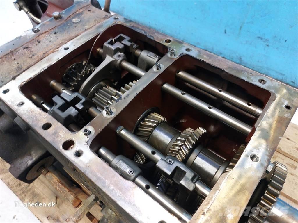 CASE Farmall 95A Sanzuman