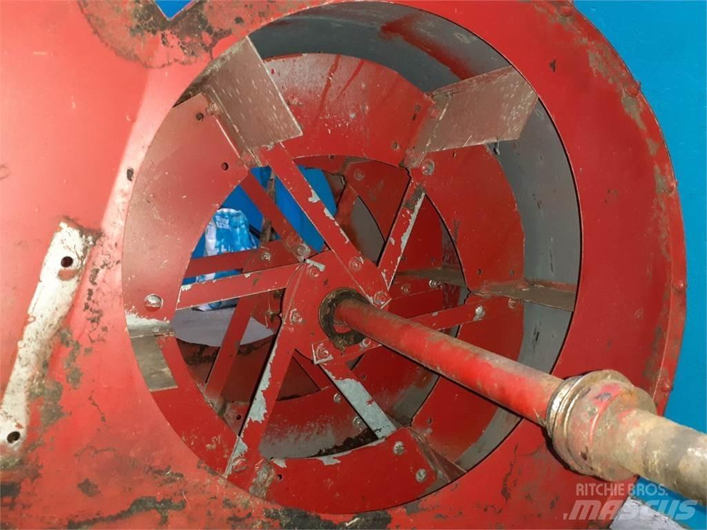 Case IH 1620 Kum ve tuz serpiciler