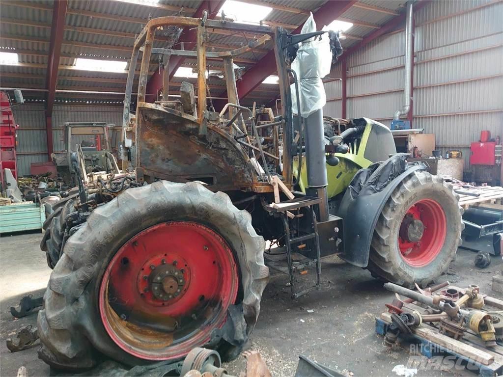 CLAAS Axion 840 Traktörler