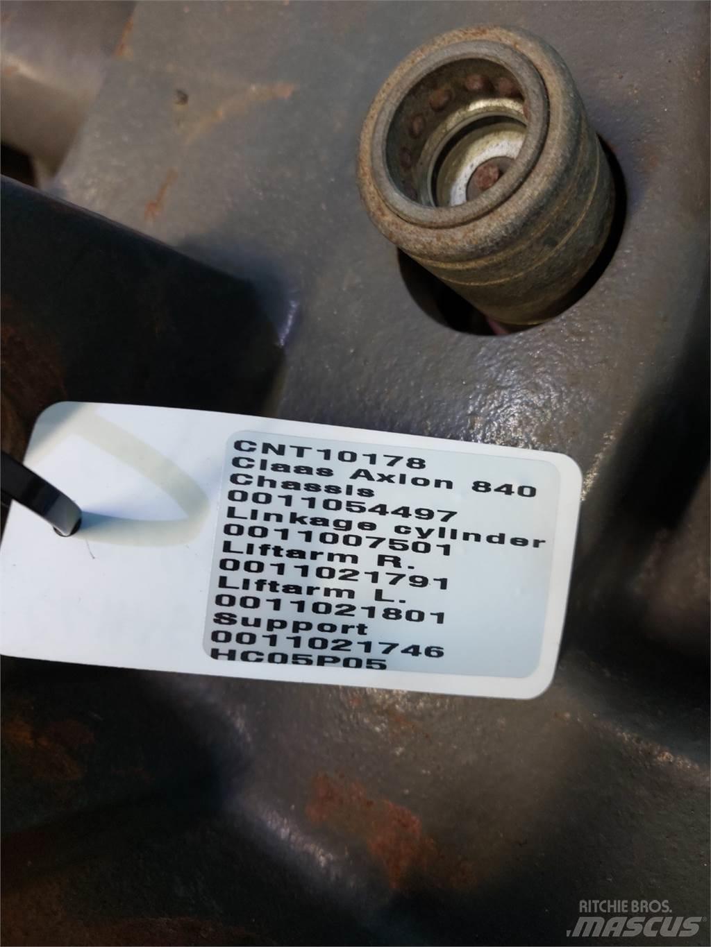 CLAAS Axion 840 Ön yükleyici atasmanlar