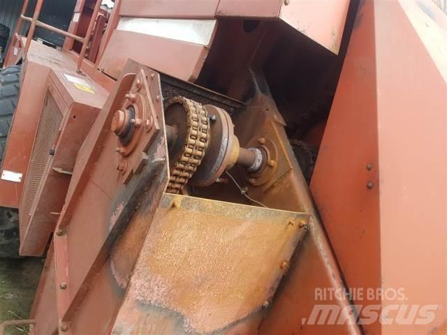 Hesston 4700 Küp balya makinalari