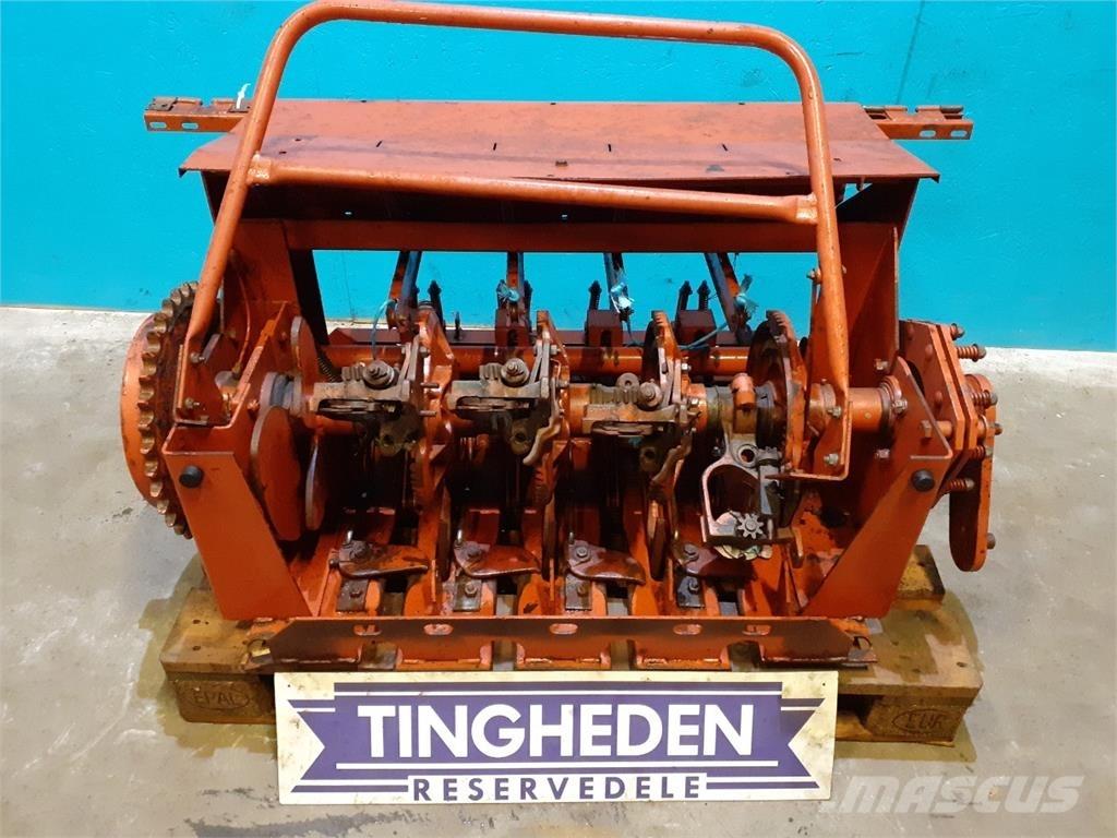 Hesston 4700 Diger yem biçme makinalari