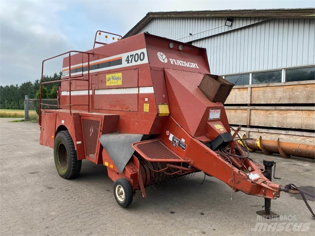 Hesston 4700 Küp balya makinalari