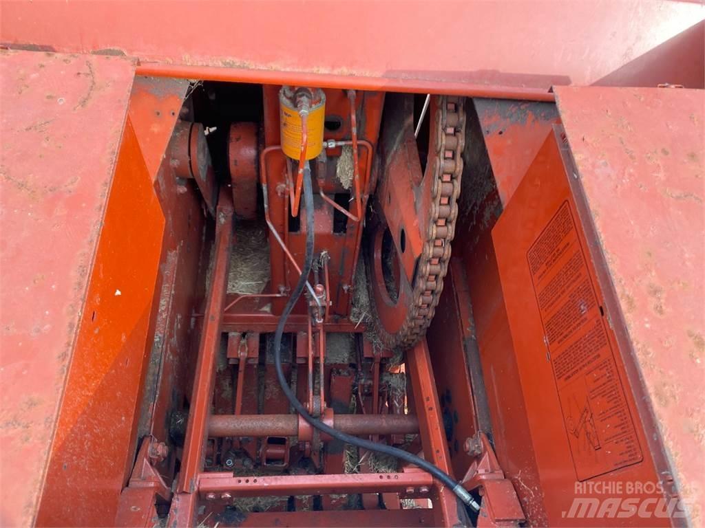 Hesston 4700 Küp balya makinalari