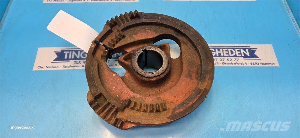 Hesston 4700 Diger yem biçme makinalari