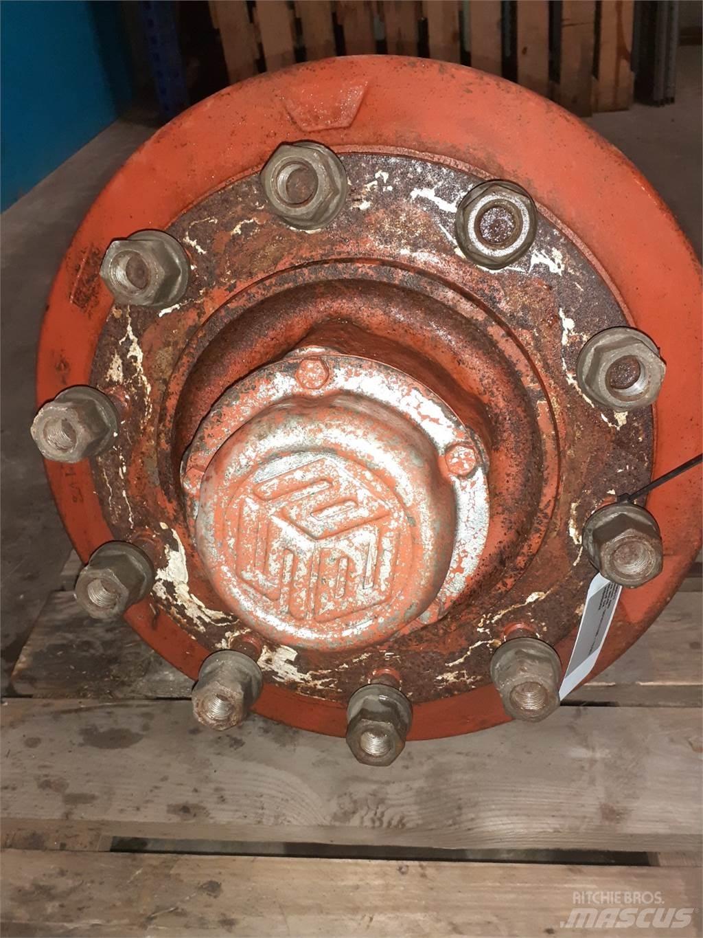 Hesston 4900 Akslar