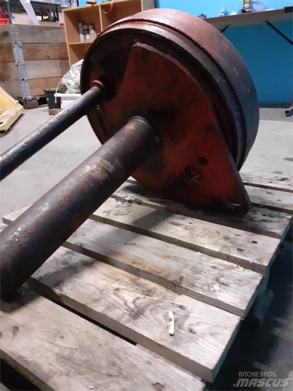 Hesston 4900 Akslar