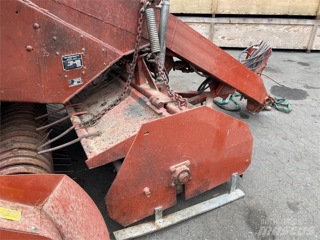Hesston 4900 Küp balya makinalari