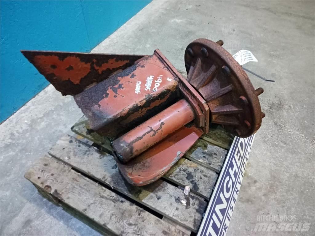 Hesston 4900 Akslar