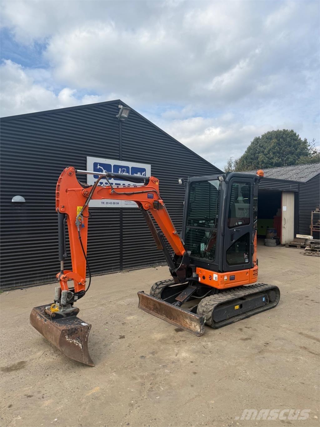 Hitachi ZX26U Mini ekskavatörler, 7 tona dek