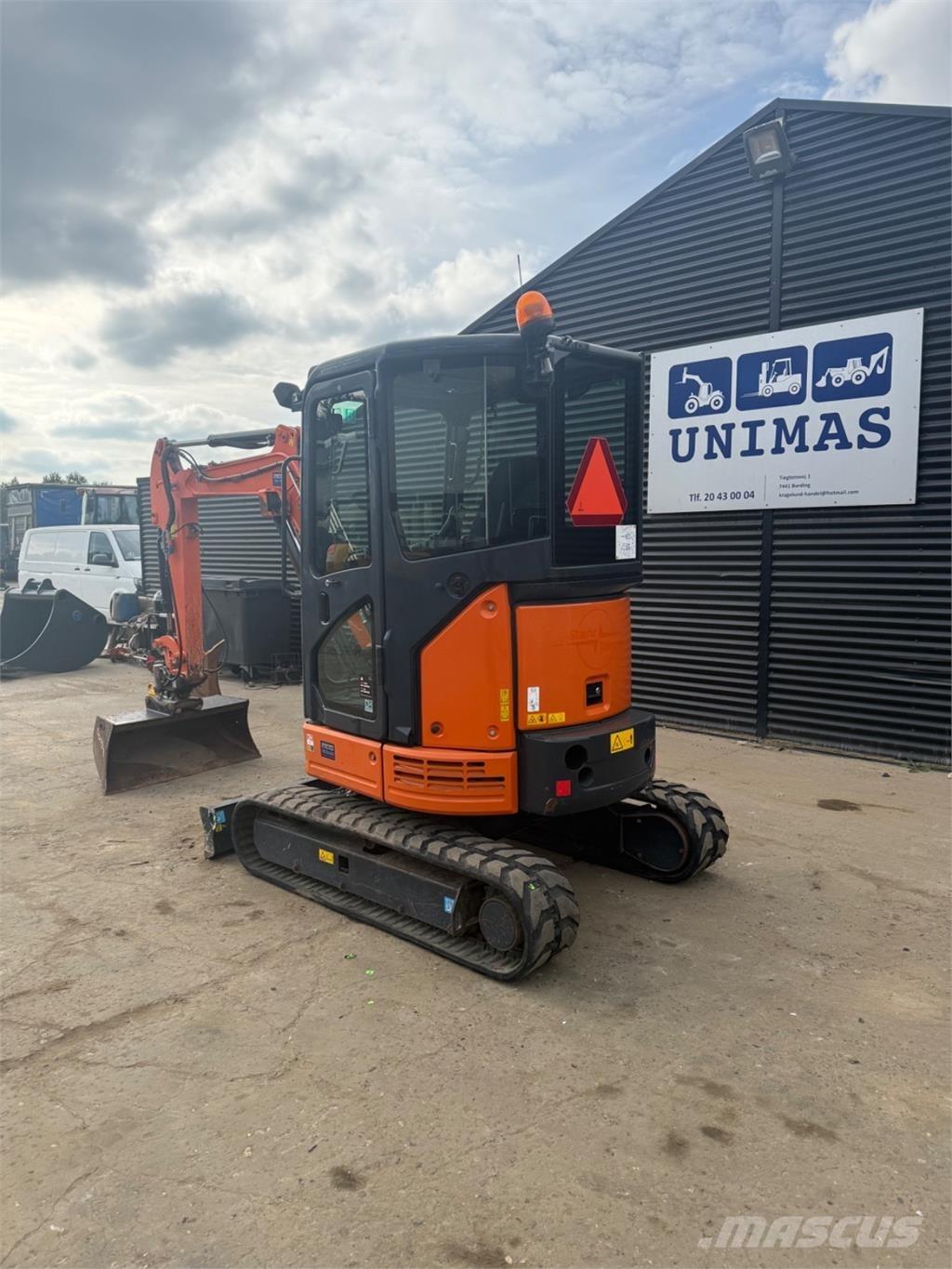 Hitachi ZX26U Mini ekskavatörler, 7 tona dek