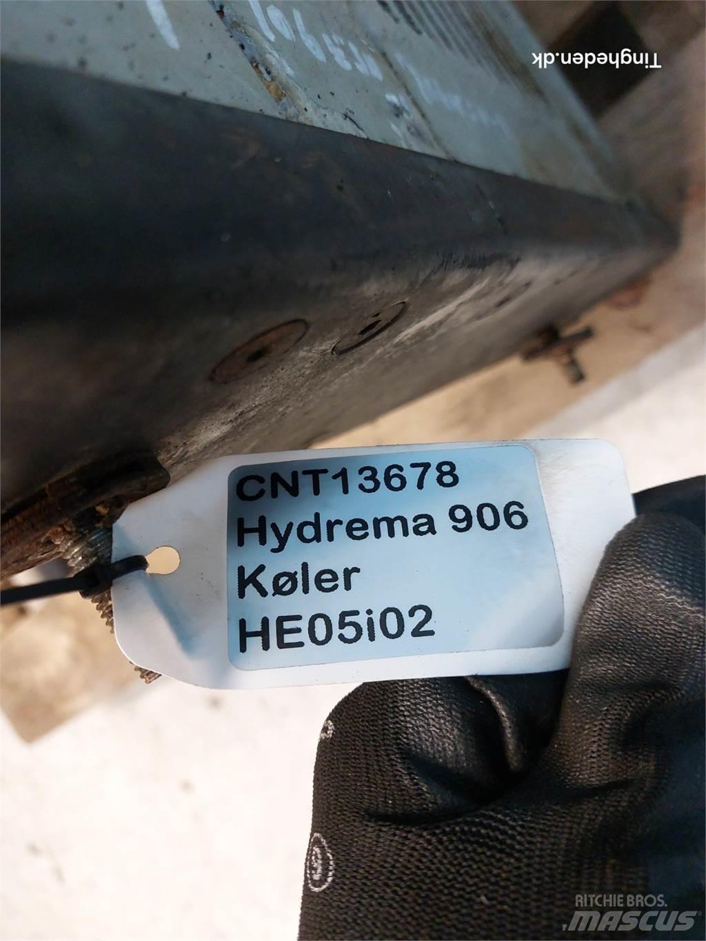 Hydrema 906C Radyatörler