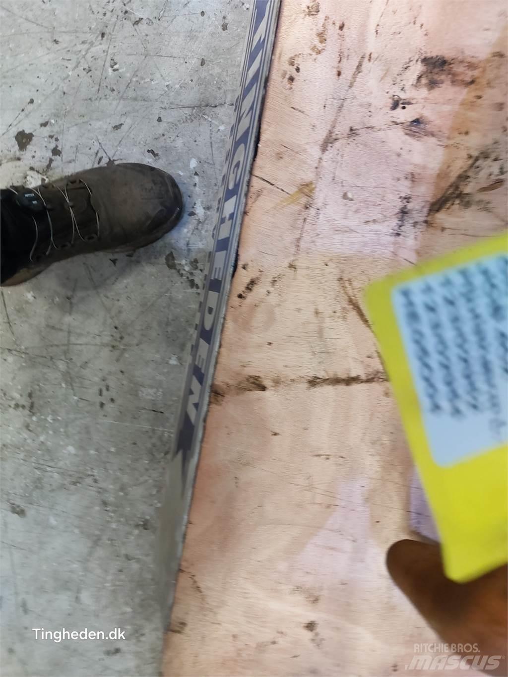 JCB 4CX Elekli kepçeler