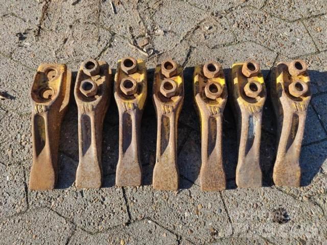 JCB Skovltænder Diger parçalar