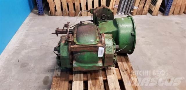 John Deere 1065 Sanzuman