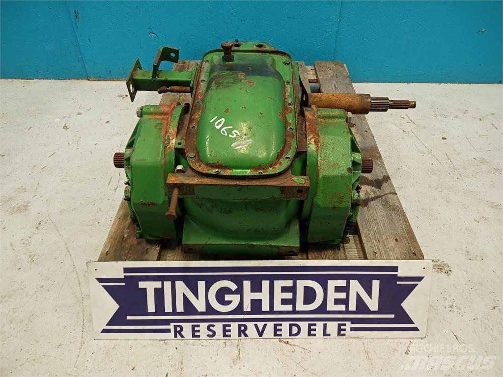 John Deere 1065 Sanzuman