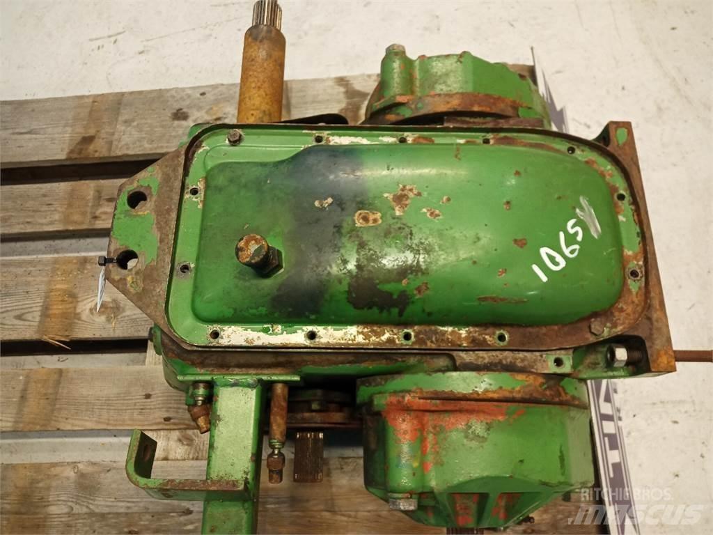 John Deere 1065 Sanzuman