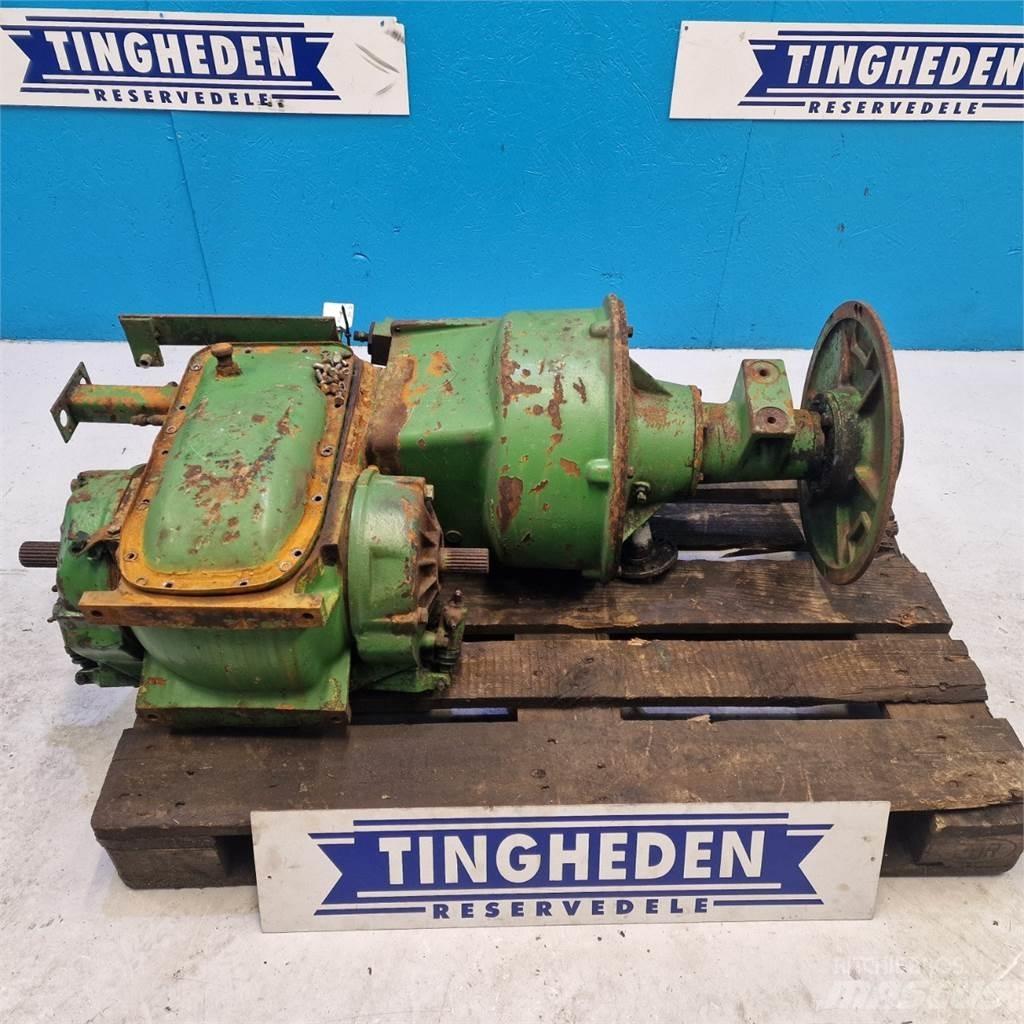 John Deere 1065 Sanzuman