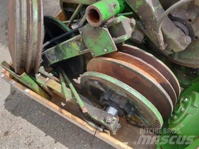John Deere 1075 Diger tarim makinalari