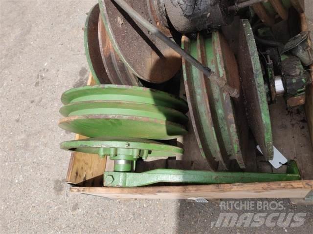 John Deere 1075 Diger tarim makinalari