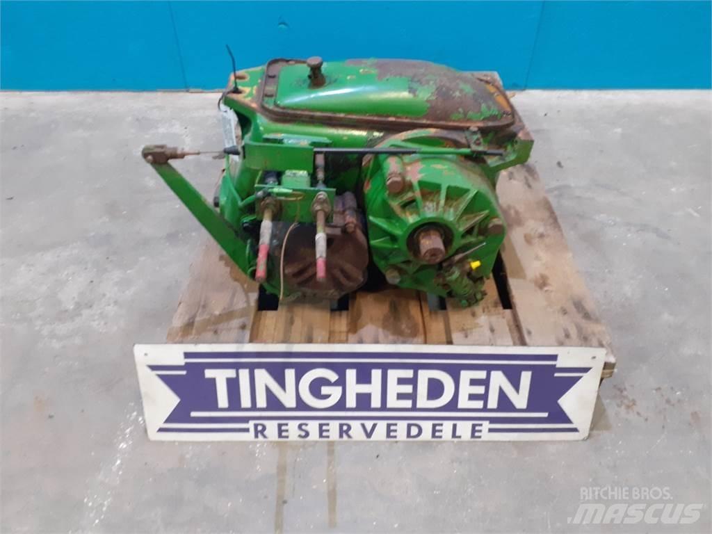 John Deere 1075 Sanzuman