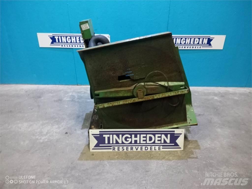 John Deere 1075 Kabin