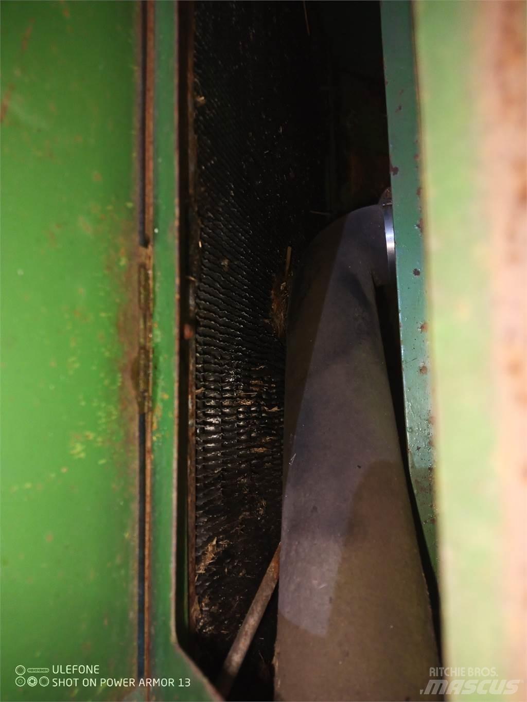 John Deere 1075 Kabin