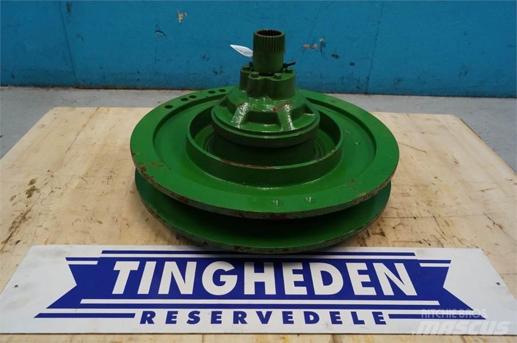 John Deere 1075 Diger tarim makinalari