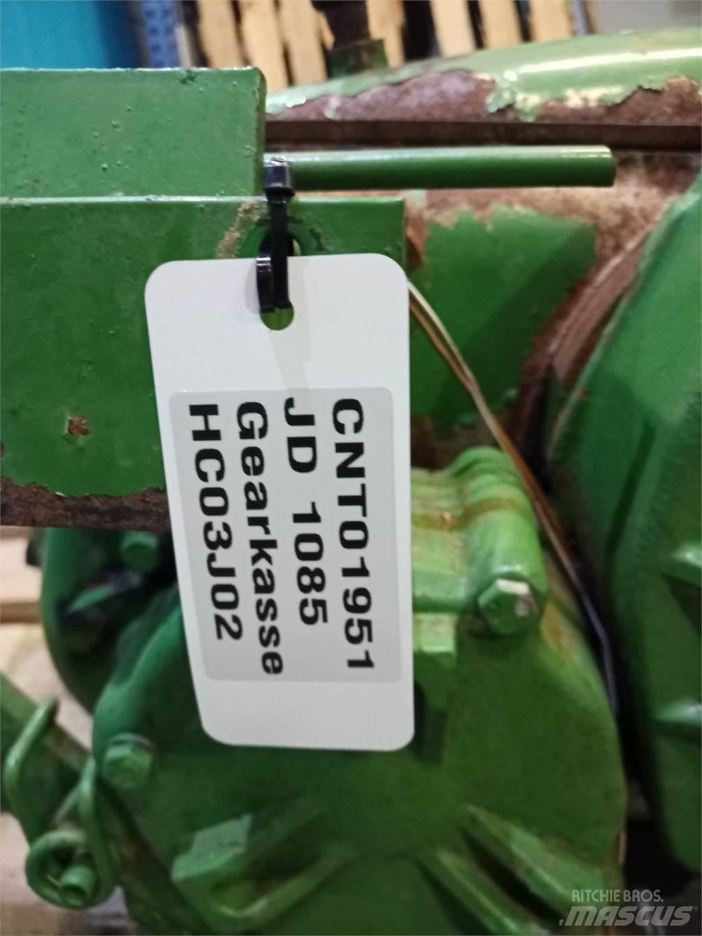 John Deere 1085 Sanzuman