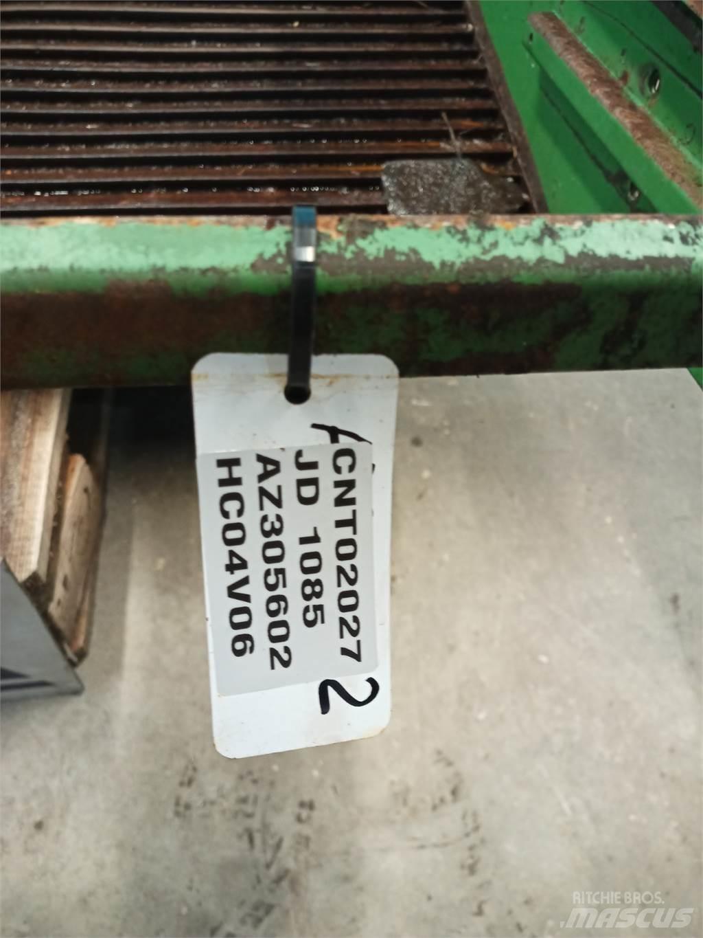 John Deere 1085 Kum ve tuz serpiciler
