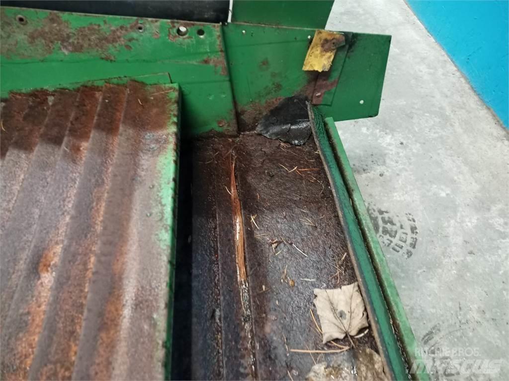 John Deere 1085 Kum ve tuz serpiciler