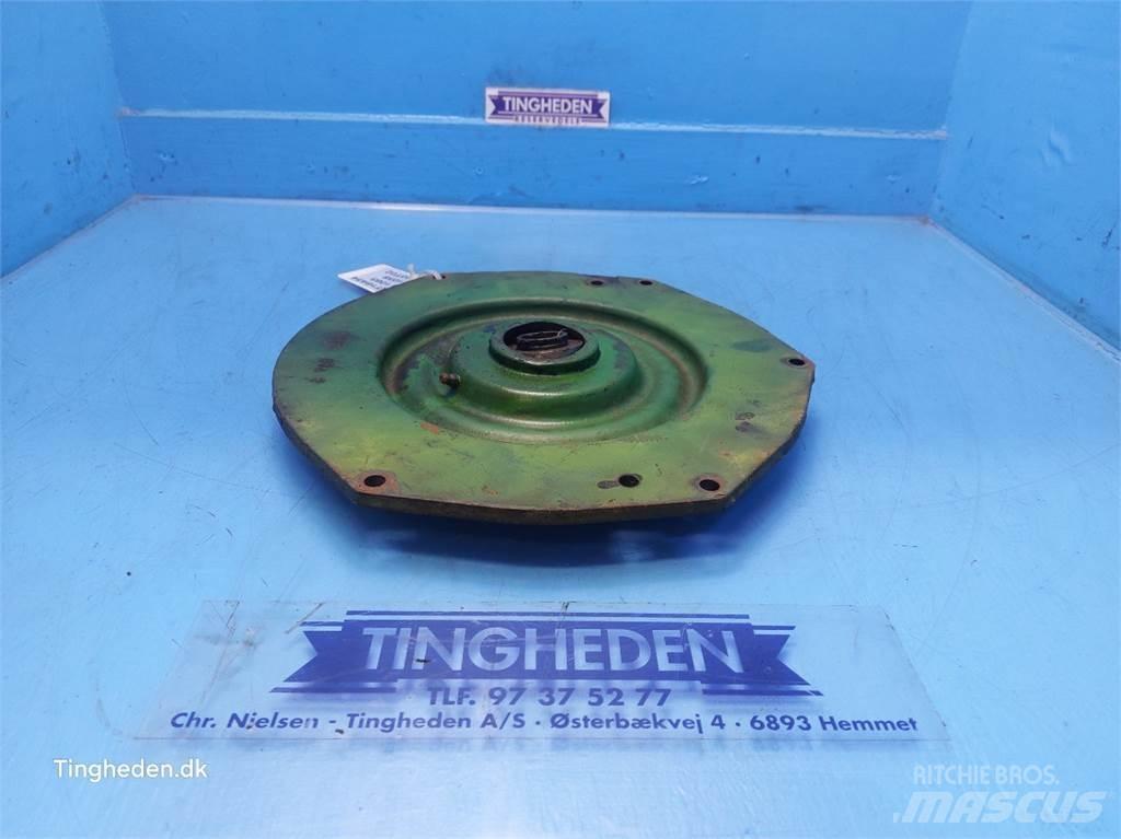 John Deere 1085 Kum ve tuz serpiciler