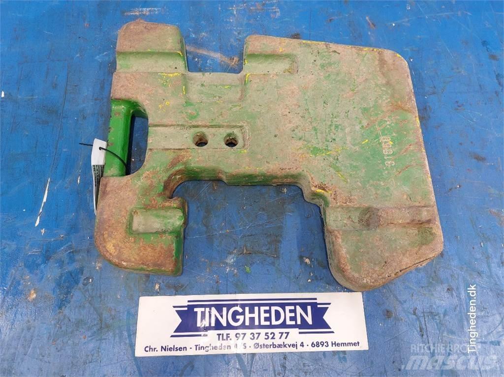 John Deere 1120 Ön ağırlıklar