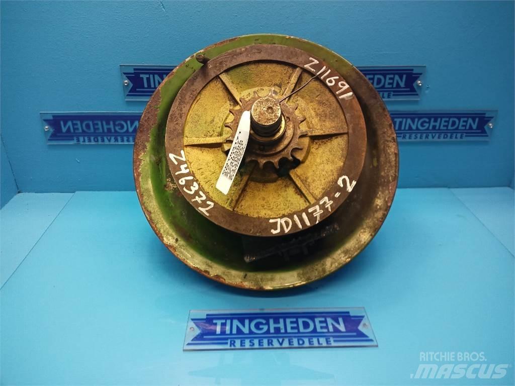 John Deere 1177 Diger tarim makinalari