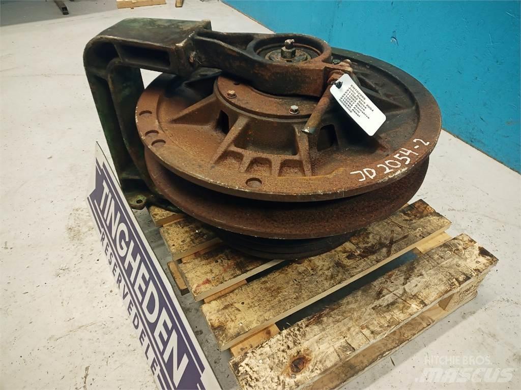 John Deere 2054 Diger tarim makinalari