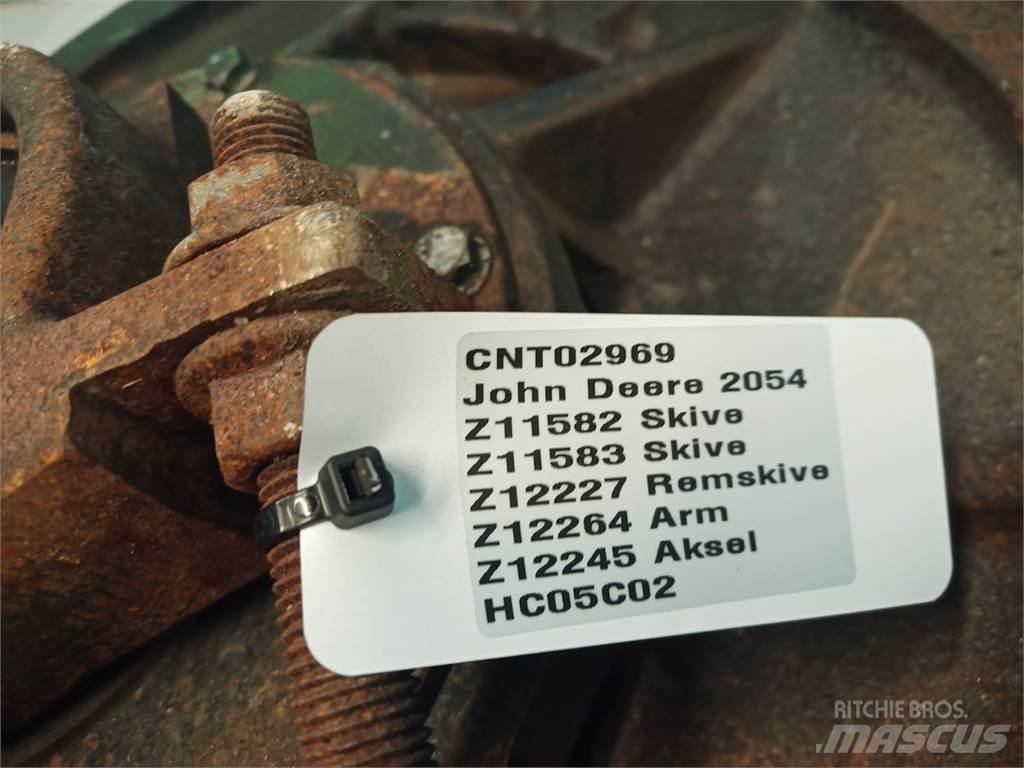 John Deere 2054 Diger tarim makinalari