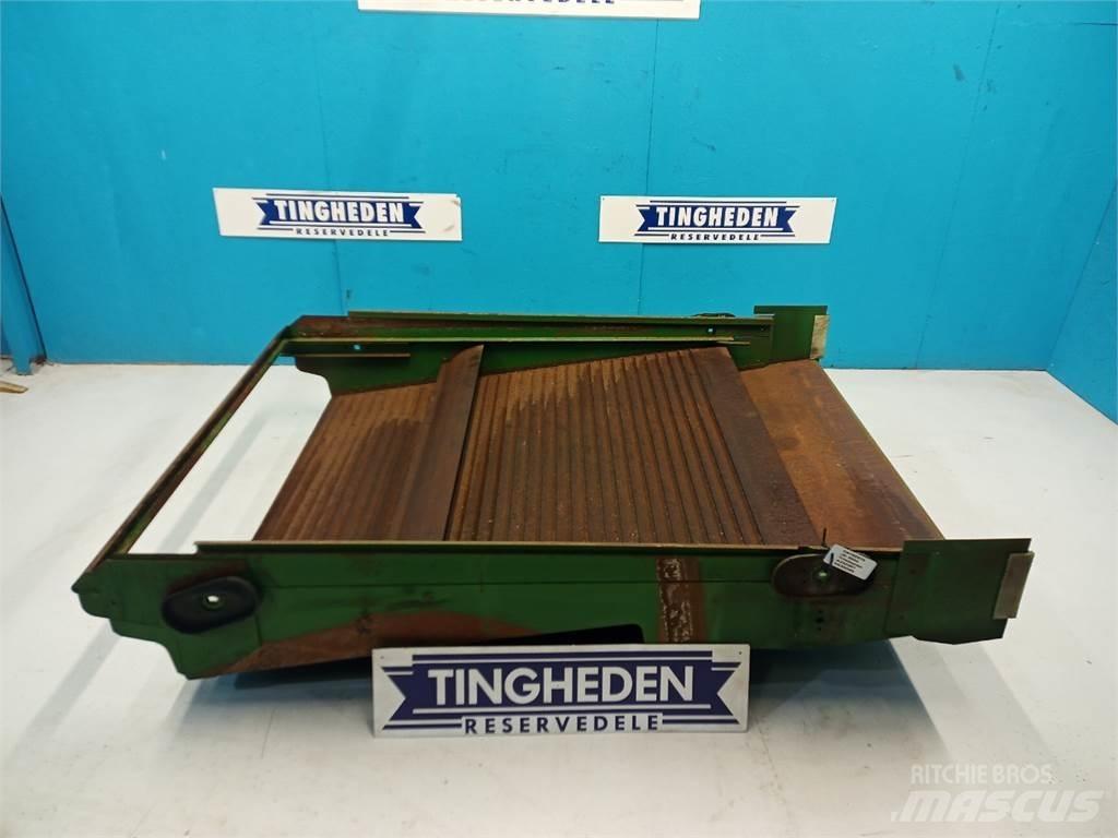 John Deere 2054 Kum ve tuz serpiciler