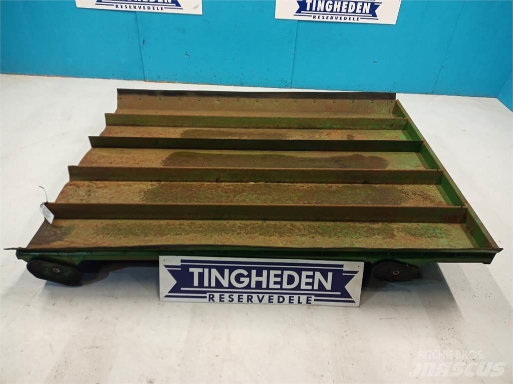 John Deere 2054 Kum ve tuz serpiciler