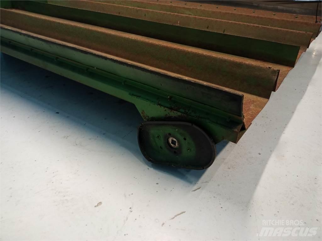 John Deere 2054 Kum ve tuz serpiciler
