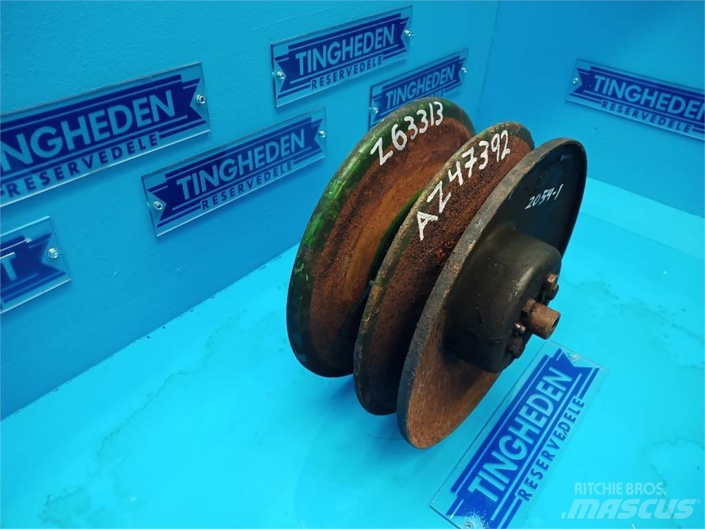 John Deere 2054 Kum ve tuz serpiciler
