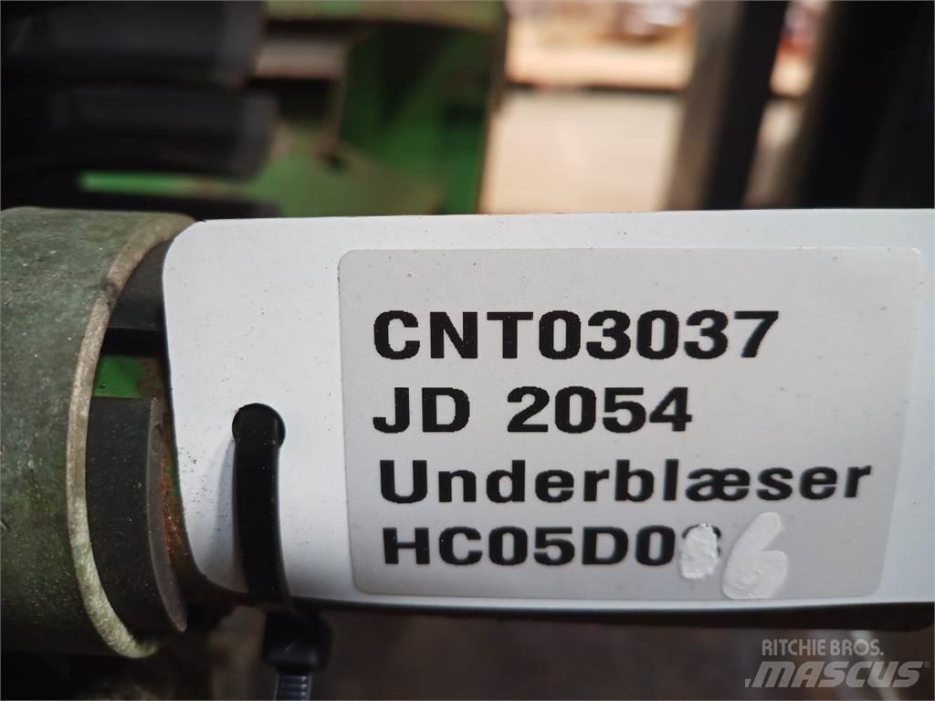 John Deere 2054 Kum ve tuz serpiciler